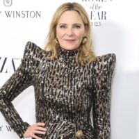 Les meilleurs moments de style de Kim Cattrall dans la soixantaine