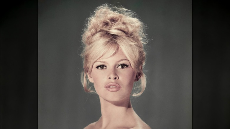 Brigitte Bardot avec un chignon
