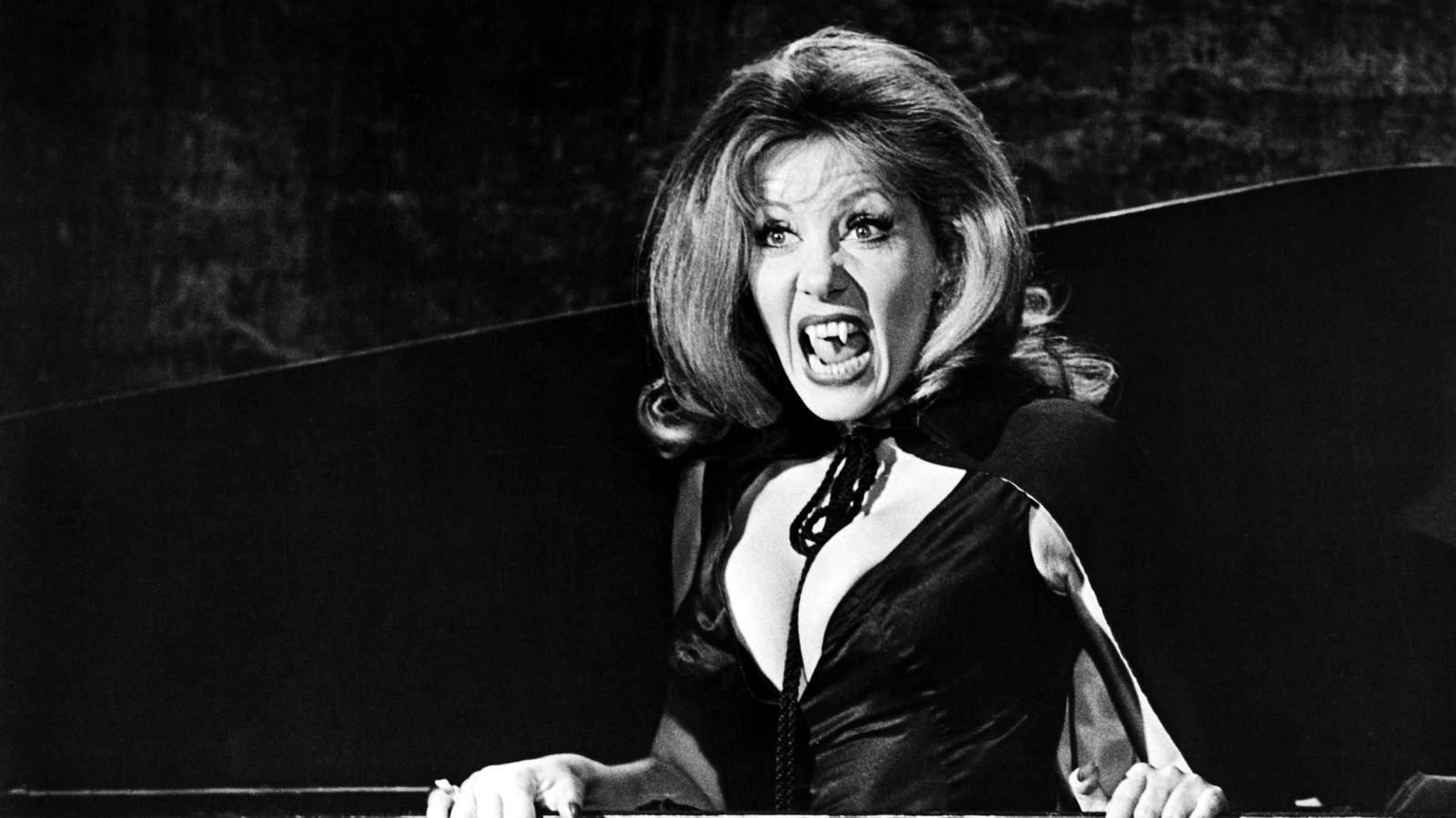 Ingrid Pitt maîtrisait de nombreux looks dans les années 1970 et ces photos le prouvent