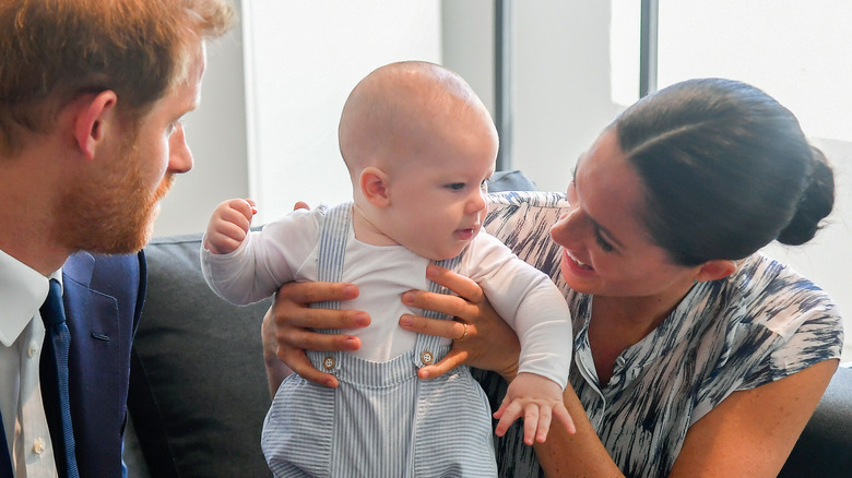 Le prince Harry et Meghan Markle avec le prince Archie