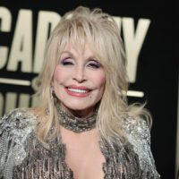 Rare Times Dolly Parton a habillé son look en denim et absolument abasourdie