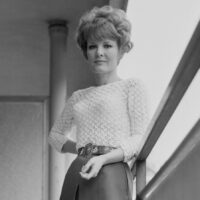 La chanteuse des années 60 Petula Clark est presque centenaire : à quoi elle ressemble maintenant