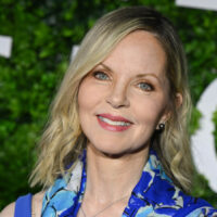 L'actrice de Mary Ingalls, Melissa Sue Anderson, adore un look bleu audacieux