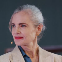 Elizabeth McGovern de Downton Abbey a eu une superbe transformation capillaire