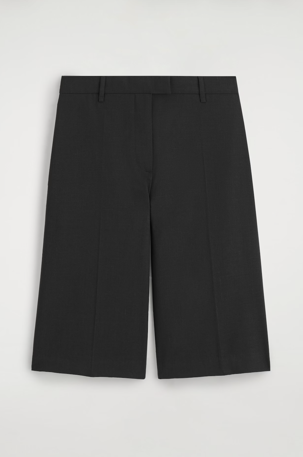 Bermuda tailleur (89 euros)