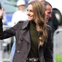 Kate Middleton arbore une couleur d'automne classique avec la tenue d'automne parfaite pour les femmes de plus de 40 ans