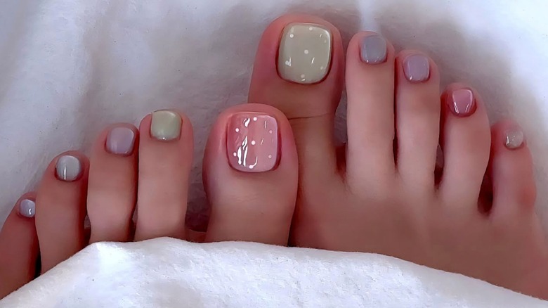 Pédicure pastel