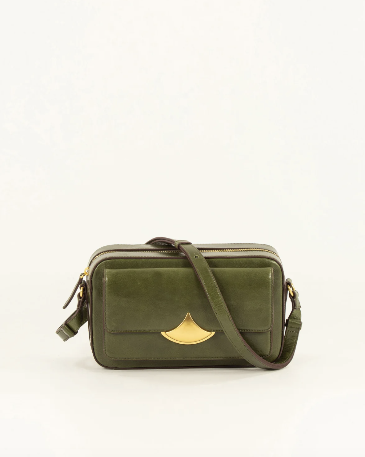 Sac en cuir vert olive (395 euros)