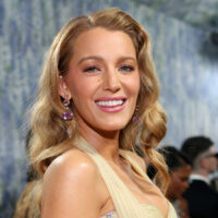 Génétique capillaire A-List : la fille de Blake Lively hérite des superbes longues mèches de la star
