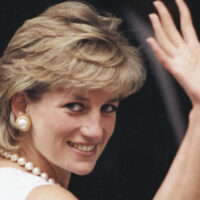 Au revoir, gants ! La princesse Diana a abandonné cette règle royale de la mode pour la raison la plus douce