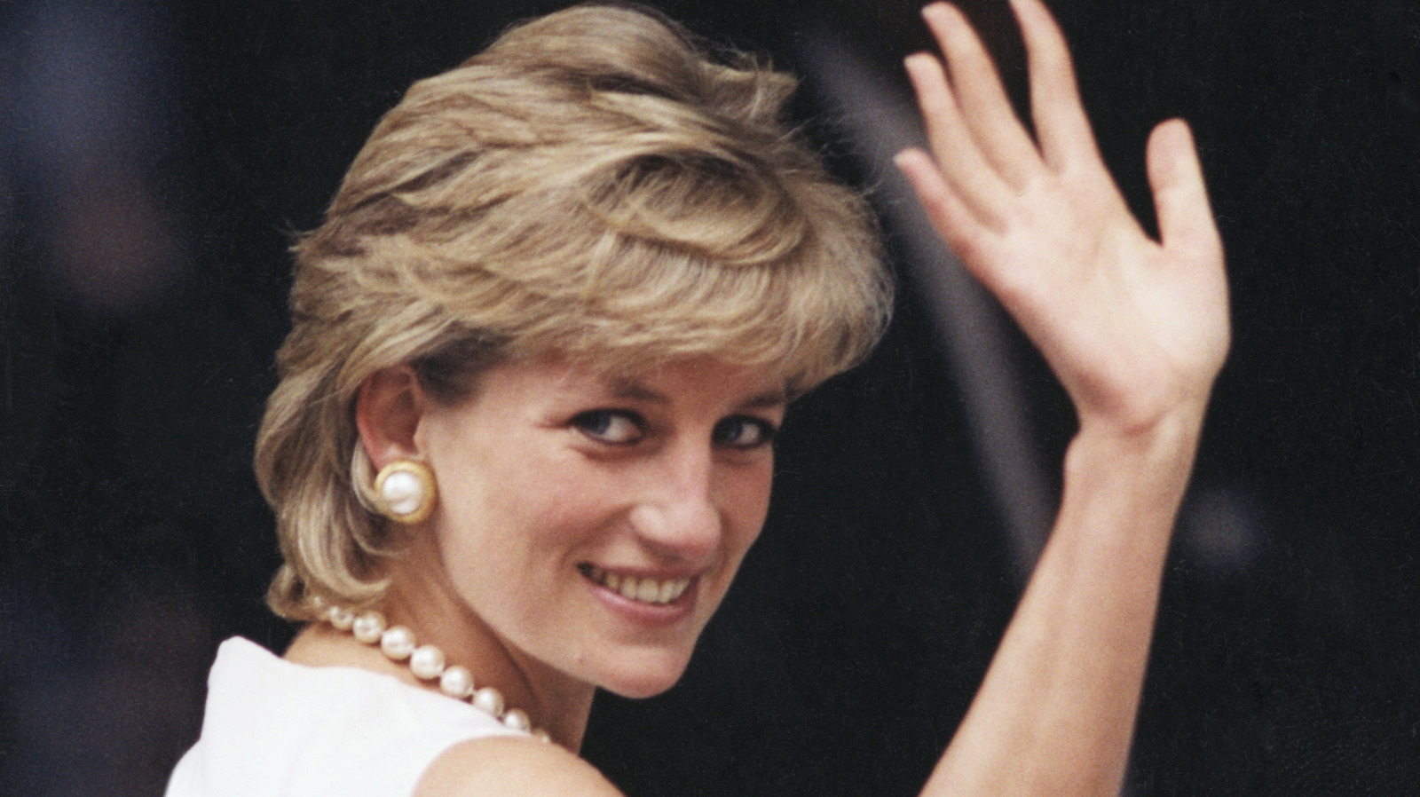 Au revoir, gants ! La princesse Diana a abandonné cette règle royale de la mode pour la raison la plus douce