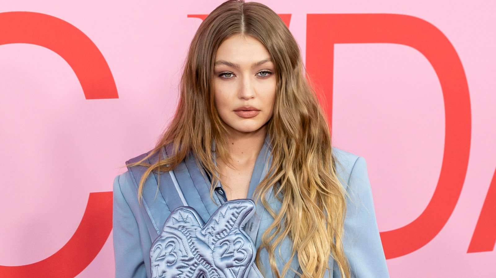 Génétique capillaire A-List : la fille de Gigi Hadid hérite des superbes longues mèches du mannequin