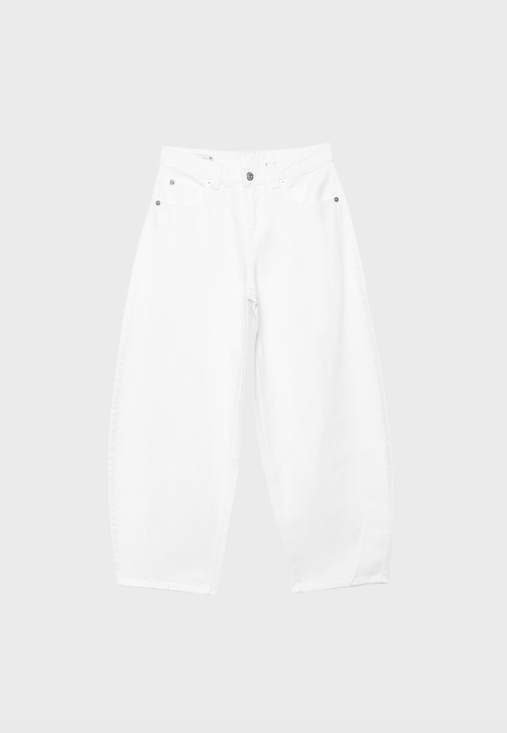 Jean type tonneau blanc (29,99 euros)