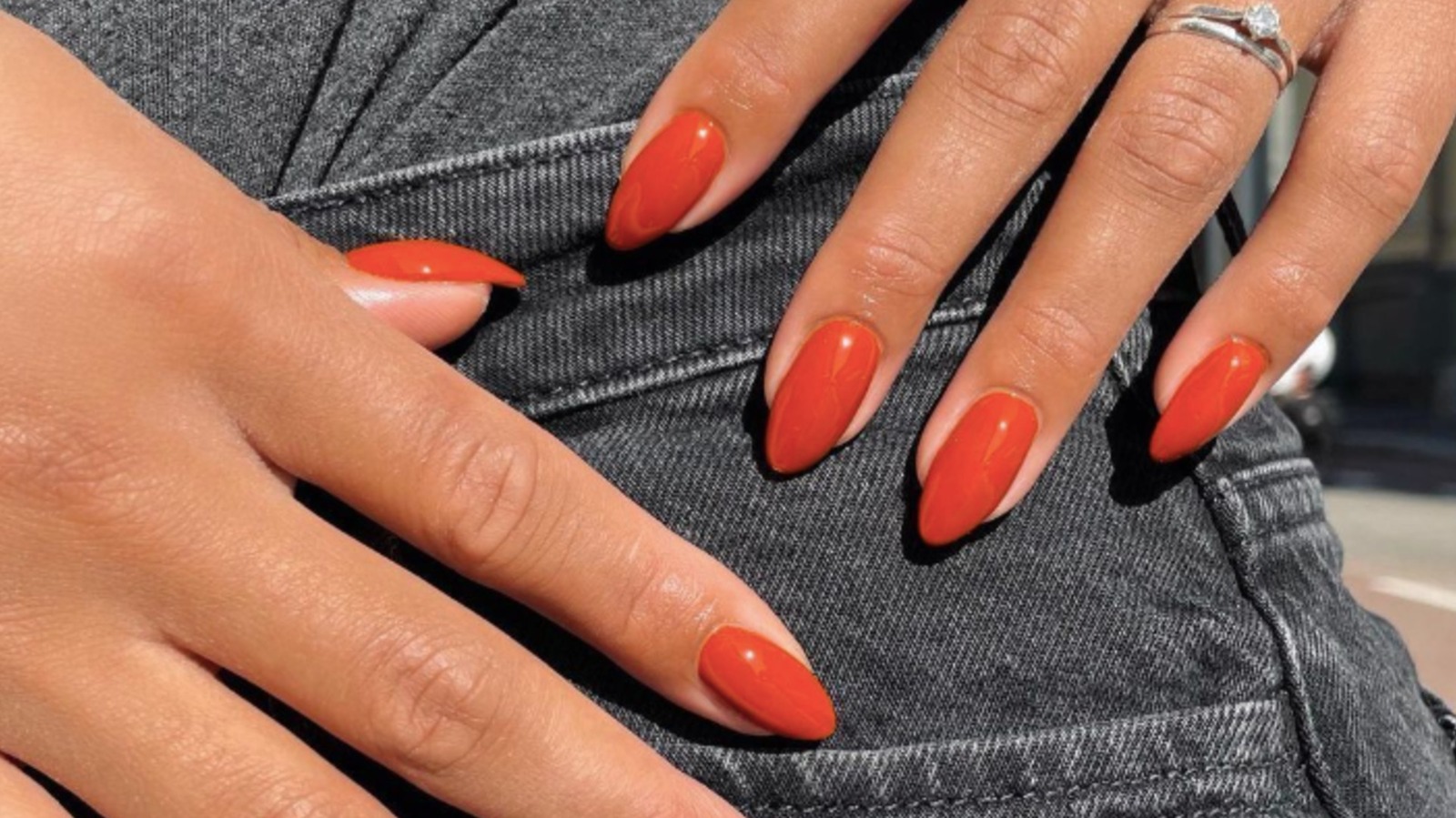 6 idées de manucure orange pour apporter une touche d'automne à vos ongles
