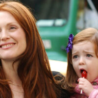 Liv Freundlich, la fille sosie de Julianne Moore, est devenue magnifique