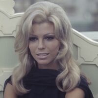 Ni Twiggy, ni Jean Shrimpton : cette beauté prétend qu'elle était la véritable créatrice de tendances en matière de maquillage des années 60
