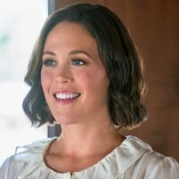 L'étonnante transformation de Quand appelle le coeur la star Erin Krakow