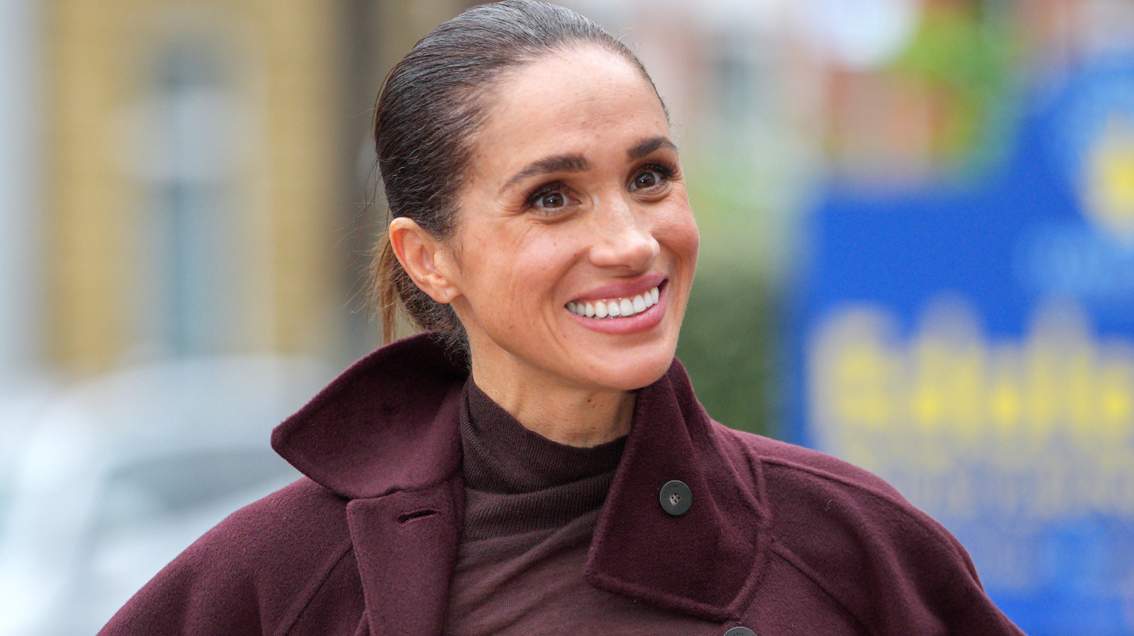 Meghan Markle a dévoilé la tendance couleur la plus en vogue de l'automne 2026 dans une tenue à l'ancienne pour son retour au Royaume-Uni