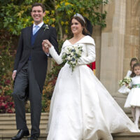 La robe de mariée dos nu de la princesse Eugénie signifiait plus pour elle que nous ne le pensions