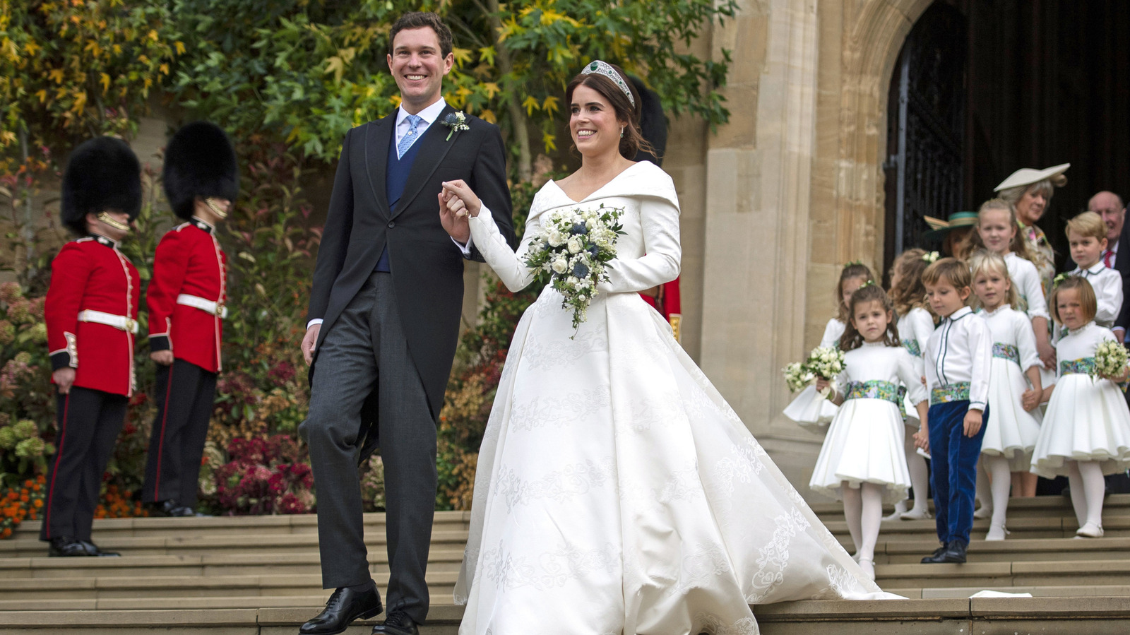 La robe de mariée dos nu de la princesse Eugénie signifiait plus pour elle que nous ne le pensions