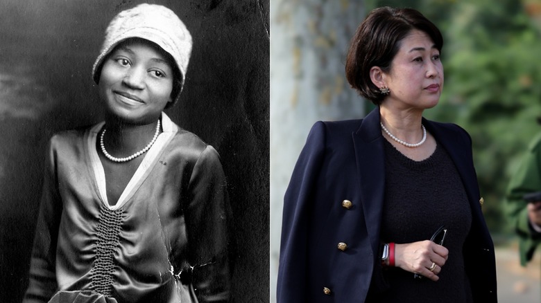 Une femme des années 1920 portant un collier de perles dans un portrait en noir et blanc à gauche et une femme en 2026 portant un collier de perles avec une tenue bleu marine à droite.