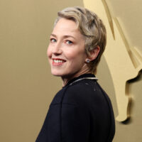La star de Gilded Age, Carrie Coon, est totalement méconnaissable sans cheveux blonds