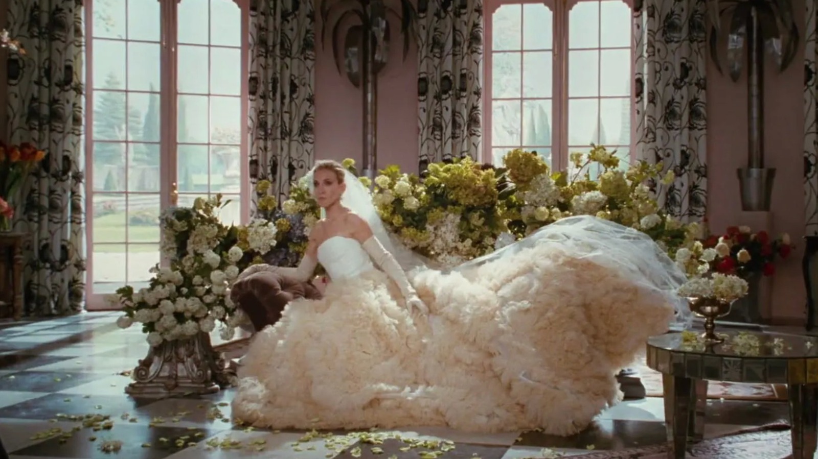 Classement des meilleurs looks de mariage de Carrie Bradshaw dans Sex And The City par attrait intemporel