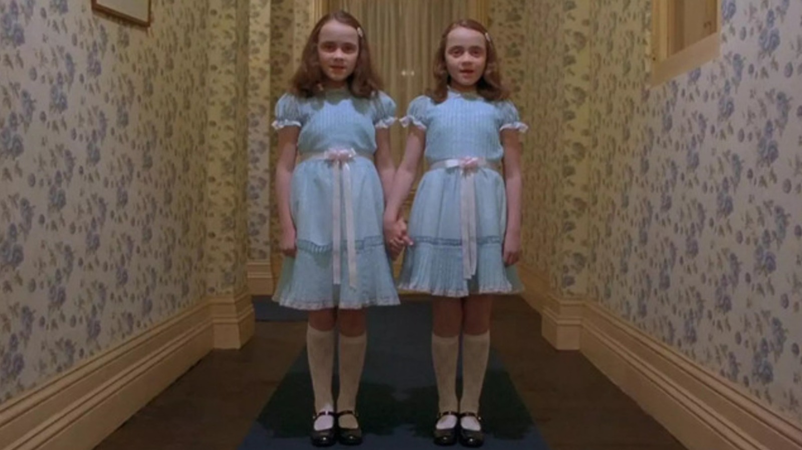 Les jumeaux de Shining ont tous grandi – voici à quoi ils ressemblent aujourd'hui